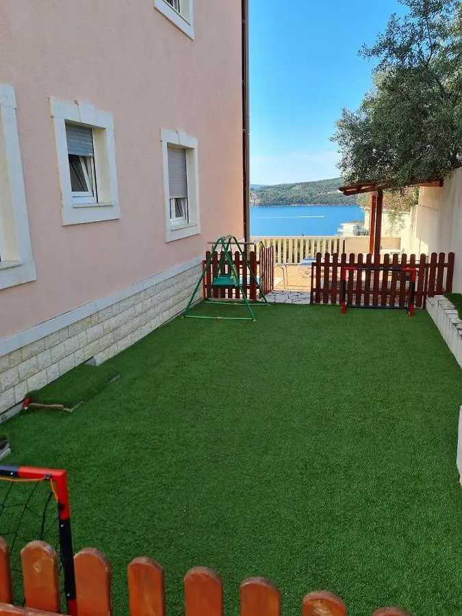 Villa Luciana Τρογκίρ 0*,  Κροατία