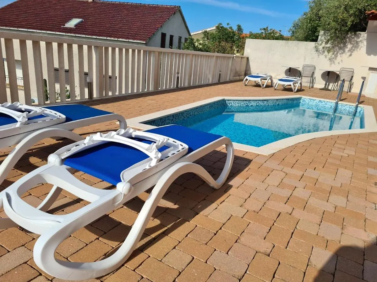 Villa Luciana Τρογκίρ 0*,  Κροατία