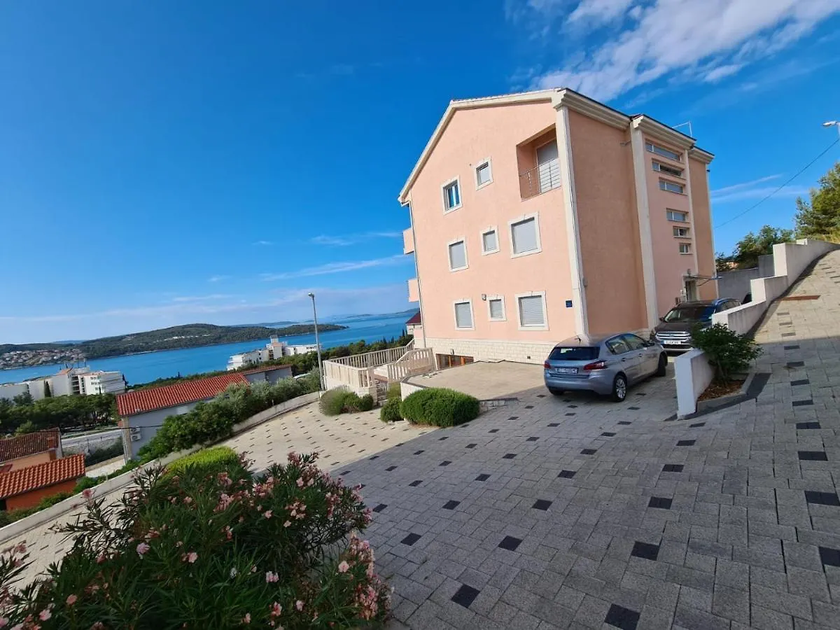 Villa Luciana Τρογκίρ Διαμέρισμα