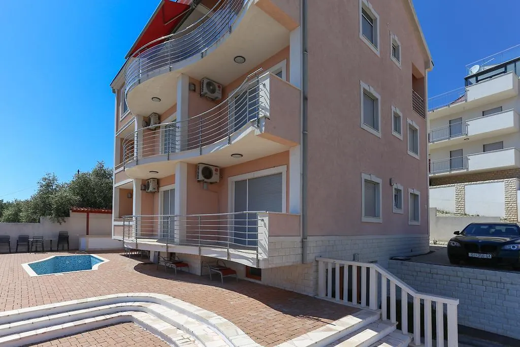 Διαμέρισμα Villa Luciana Τρογκίρ