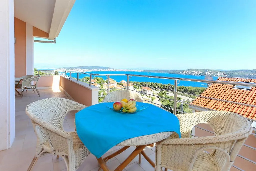 Villa Luciana Τρογκίρ 0*,  Κροατία