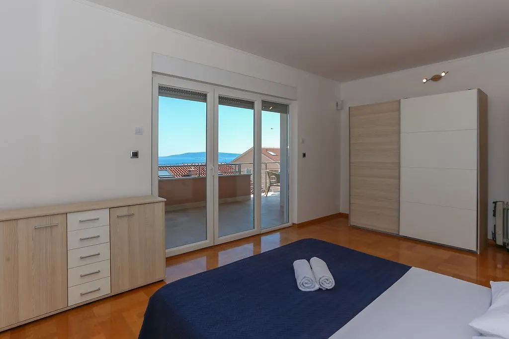 Villa Luciana Τρογκίρ